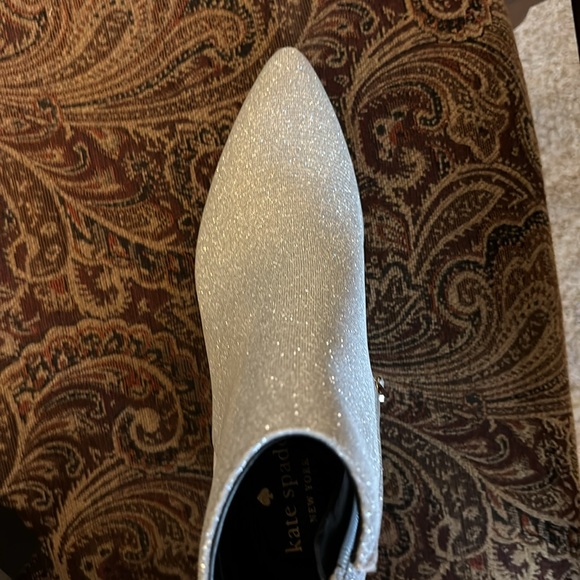 Kate Spade size 7, shimmer boats. Never been worn. - Picture 4 of 6
